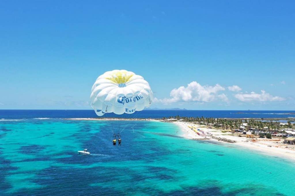 Blue Wave - 2 Bedrooms - Orient Beach! Quarter of Orleans ภายนอก รูปภาพ